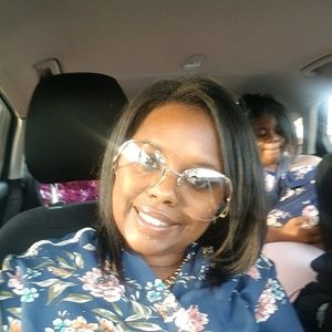 Meet your Posher, Shaina